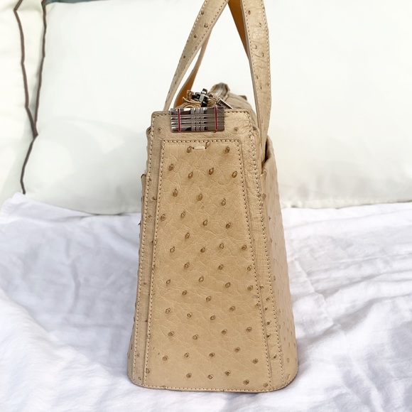 Burberry London ostrich tote handbag cream beige - Picture 3 of 10
